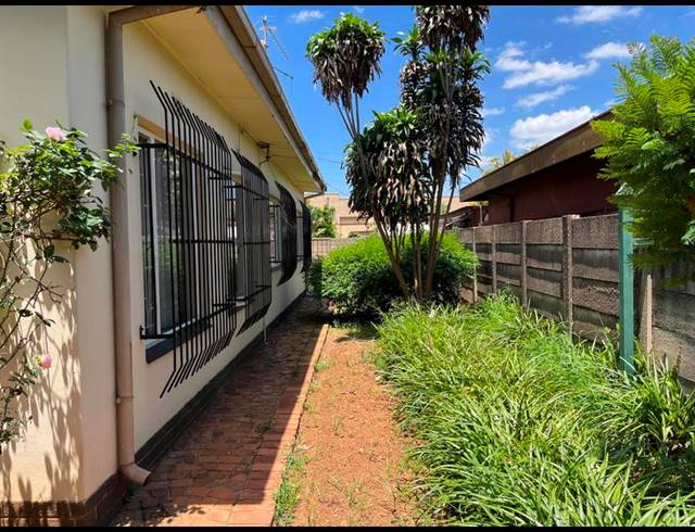 3 BEDROOM HOUSE FOR SALE IN EAST LYNNE